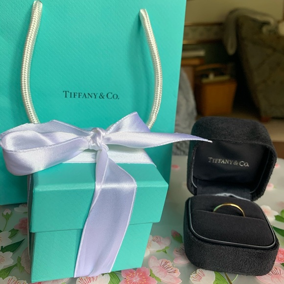 Tiffany & Co. Jewelry - ‼️FINAL PRICE⬇️❄️☃️💯Auth 18k Tiffany & Co Band